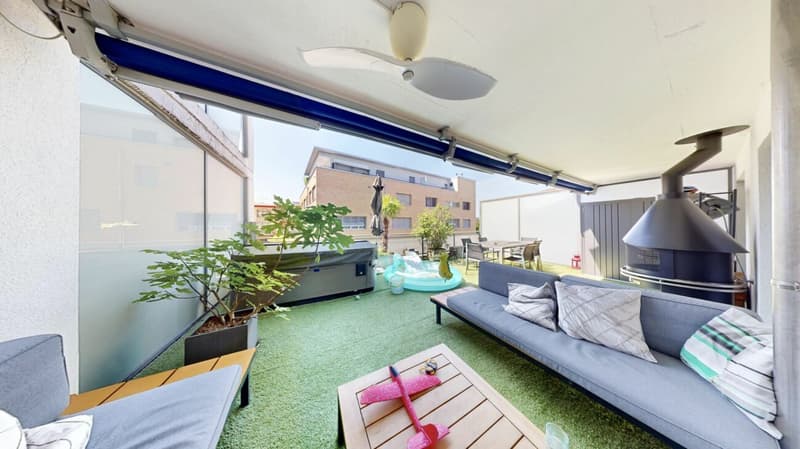 Untere Etage grosse Terrasse 42m²