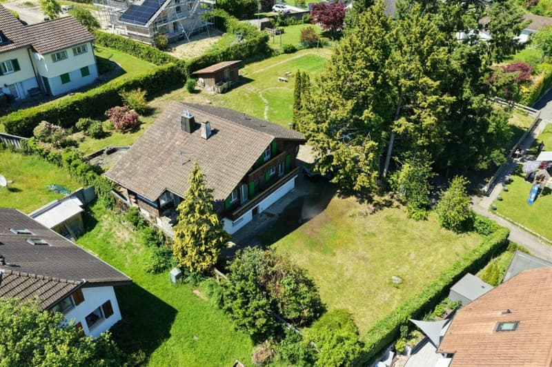 CHALET MIT CHARME, VIEL LAND UND GROSSEM POTENZIAL (2)