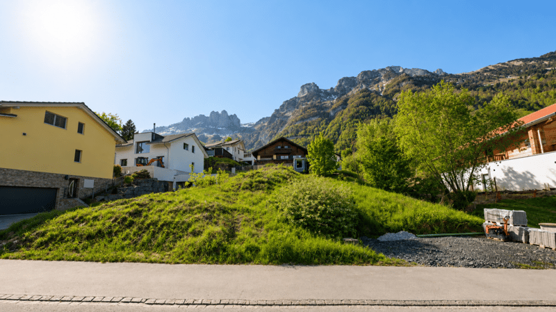 SELTENE GELEGENHEIT BAULAND IN ATTRAKTIVER WOHNLAGE (2)