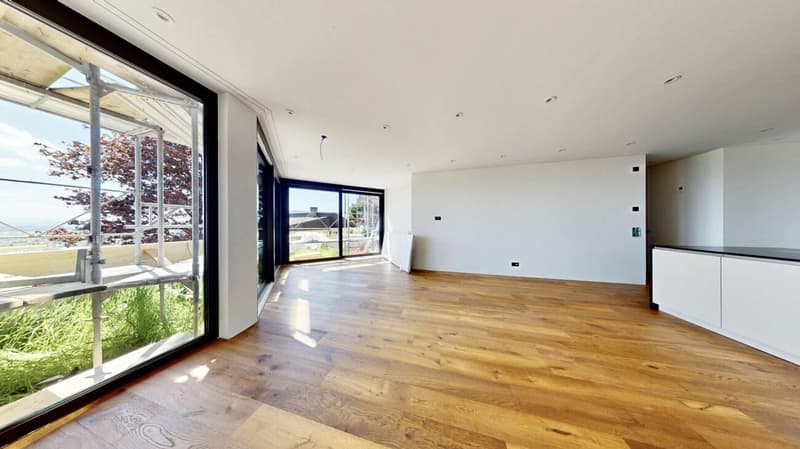 EXKLUSIVE 4.5 ZIMMER WOHNUNG MIT PANORAMA AUSSICHT UND GROSSEM AUSSENBEREICH (2)