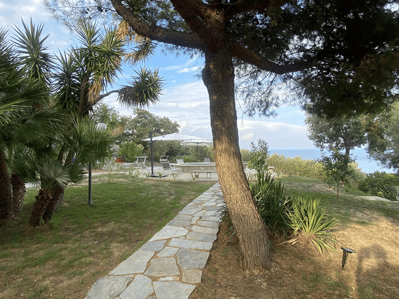 Enjoying Ligurian autumn sun and mild winter temperatures on the Italian Riviera (17)