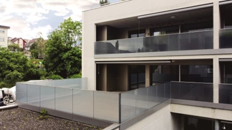 Moderne 5.5 Zimmer Eigentumswohnung mit sonniger Terrasse 55 m2 und 2 Parkplätzen (2)