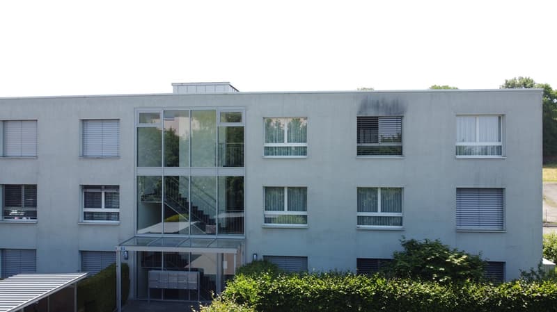 Moderne 3.5-Zimmer-Eigentumswohnung mit grosszügigem Balkon und flexibel verglastem Aussenbereich (14)