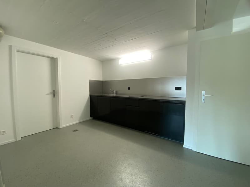 "Gewerberaum / Garage / Werkstatt inkl. 1 Parkplatz" (5)