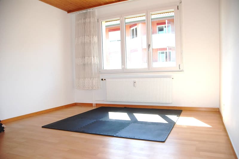 Spannende 3.5 Zimmer Eigentumswohnung mit Balkon und Garage in Moosseedorf (11)