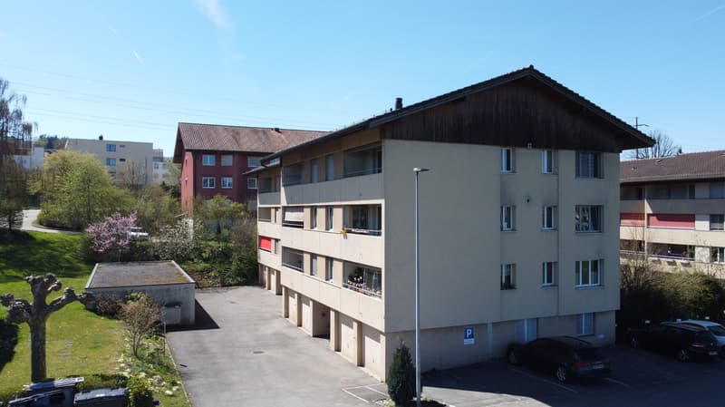 Spannende 3.5 Zimmer Eigentumswohnung mit Balkon und Garage in Moosseedorf (3)