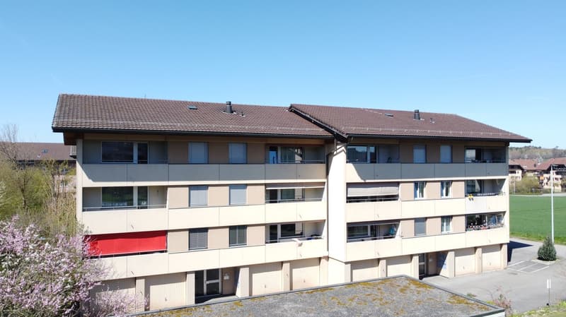 Spannende 3.5 Zimmer Eigentumswohnung mit Balkon und Garage in Moosseedorf (2)