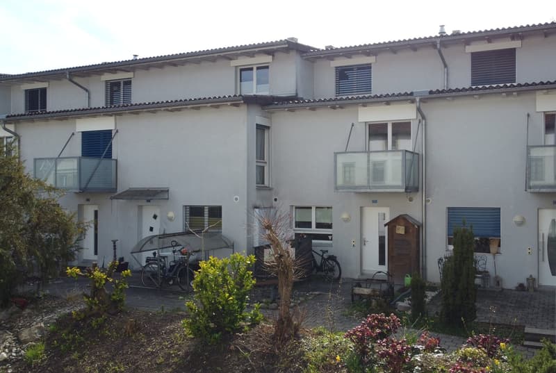 5.5 Zimmer Reihen-Einfamilienhaus an bester Wohnlage in Kirchberg - perfekt für eine Familie! (4)
