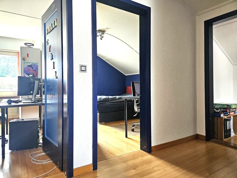Freistehendes Einfamilienhaus an familienfreundlicher Lage mit Garten und Alpensicht (15)