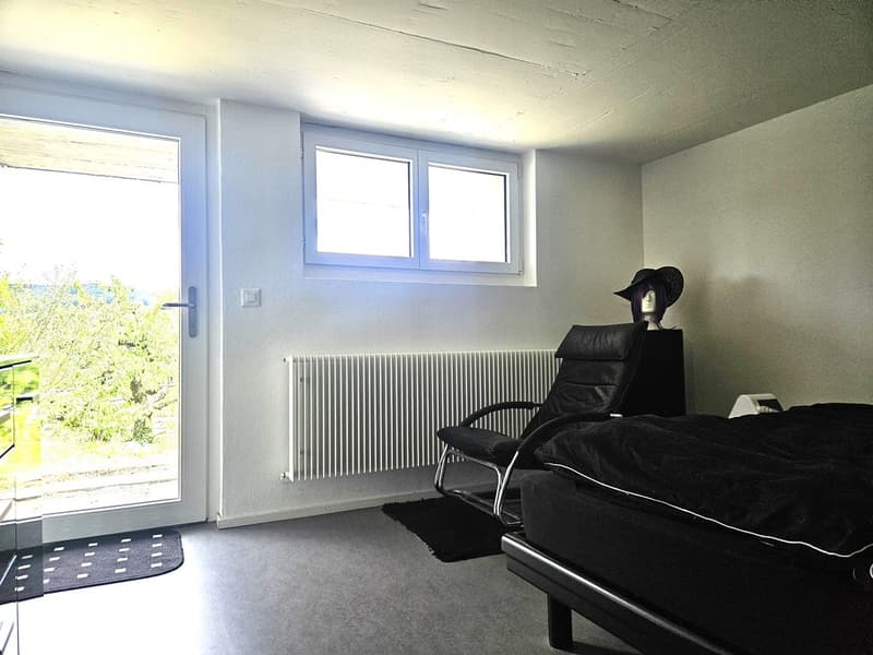 Freistehendes Einfamilienhaus an familienfreundlicher Lage mit Garten und Alpensicht (19)