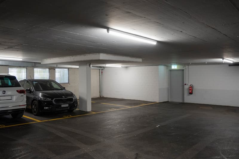 Tiefgaragenplatz zu verkaufen in Dachsen (2)