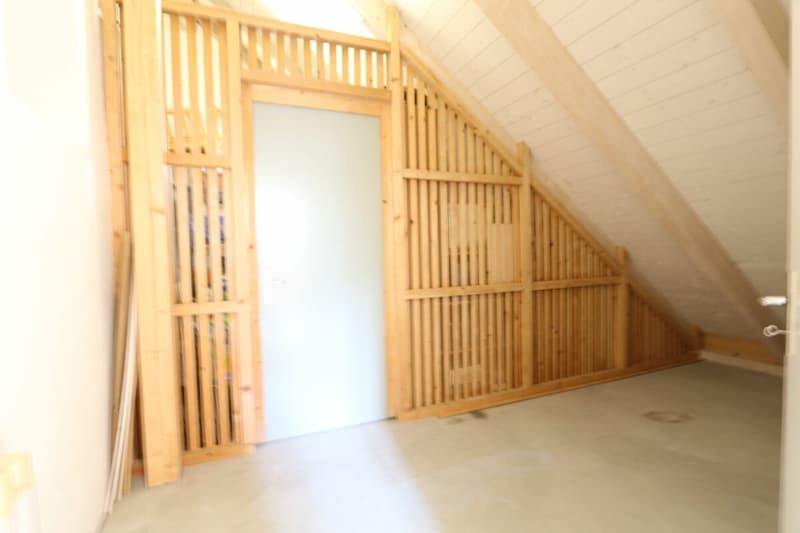 Estrichabteil auf der selben Ebene wie die Wohnung