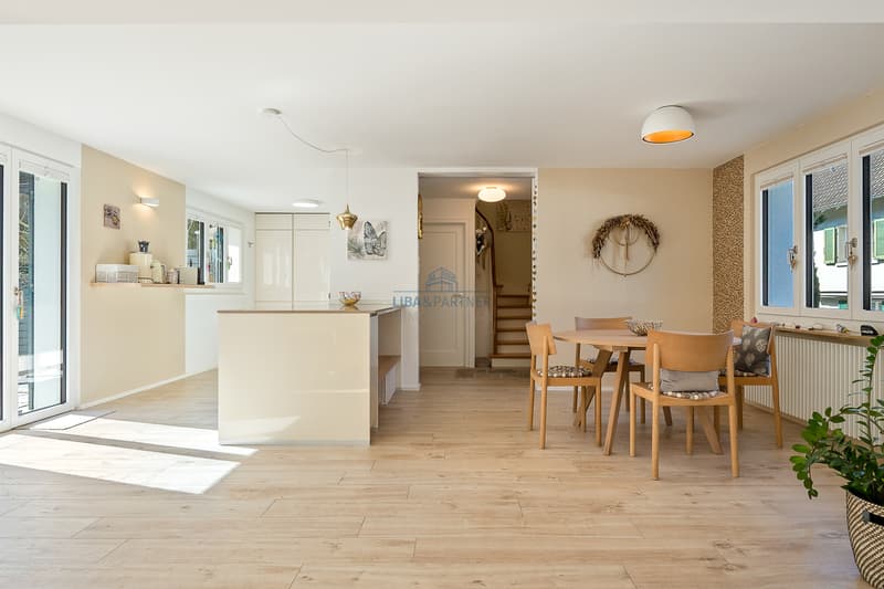 Küche- und Essbereich / Kitchen and dining area
