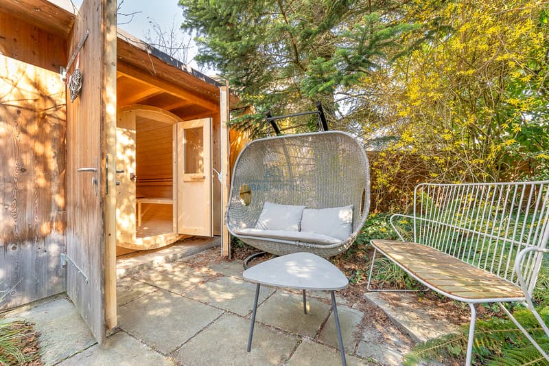 Aussenbereich mit Sauna / Outdoor area with sauna