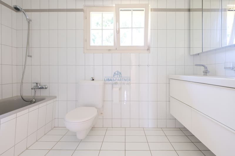 Badezimmer 1. Stock / Bathroom on the 1st Floor