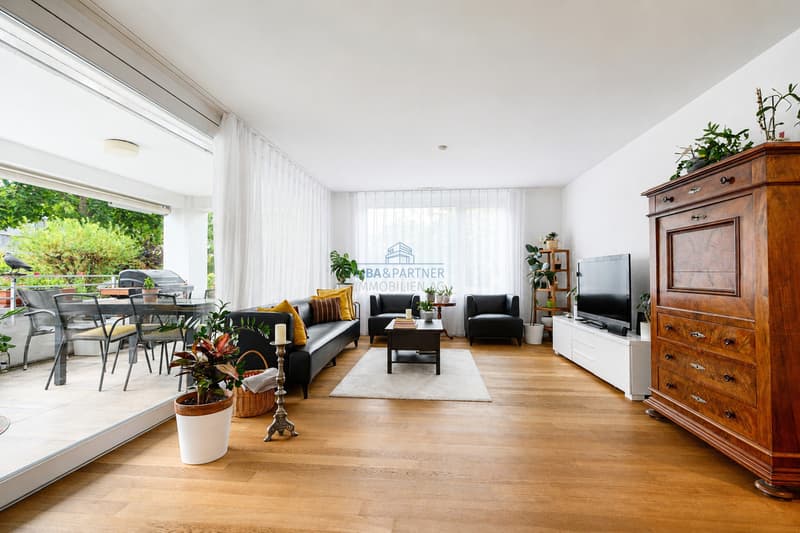 Wohnzimmer / Living Room