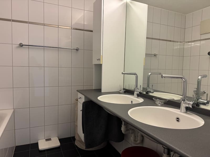 Zentral, ruhig und mit unverbaubarer Aussicht: Ihr neues Zuhause in Suhr (10)
