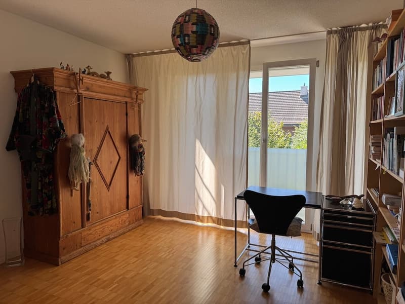 Zentral, ruhig und mit unverbaubarer Aussicht: Ihr neues Zuhause in Suhr (8)