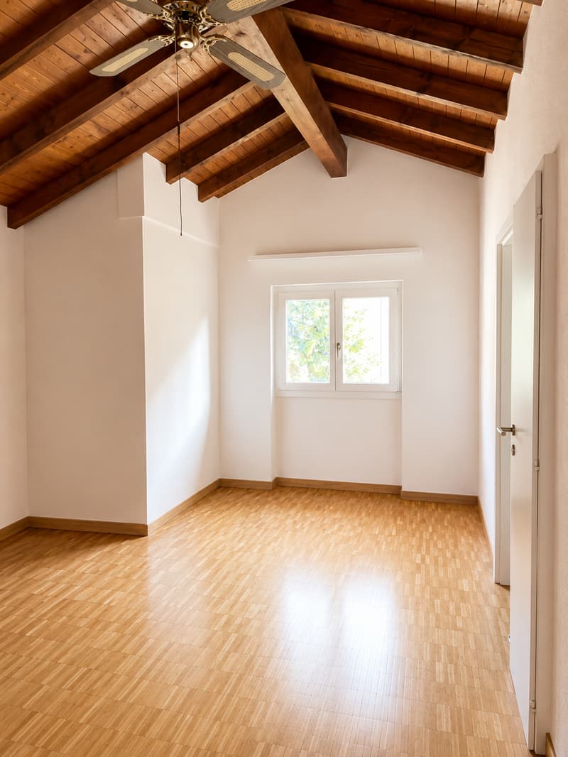 Affittiamo appartamento duplex 6.5 locali con grande balcone (7)