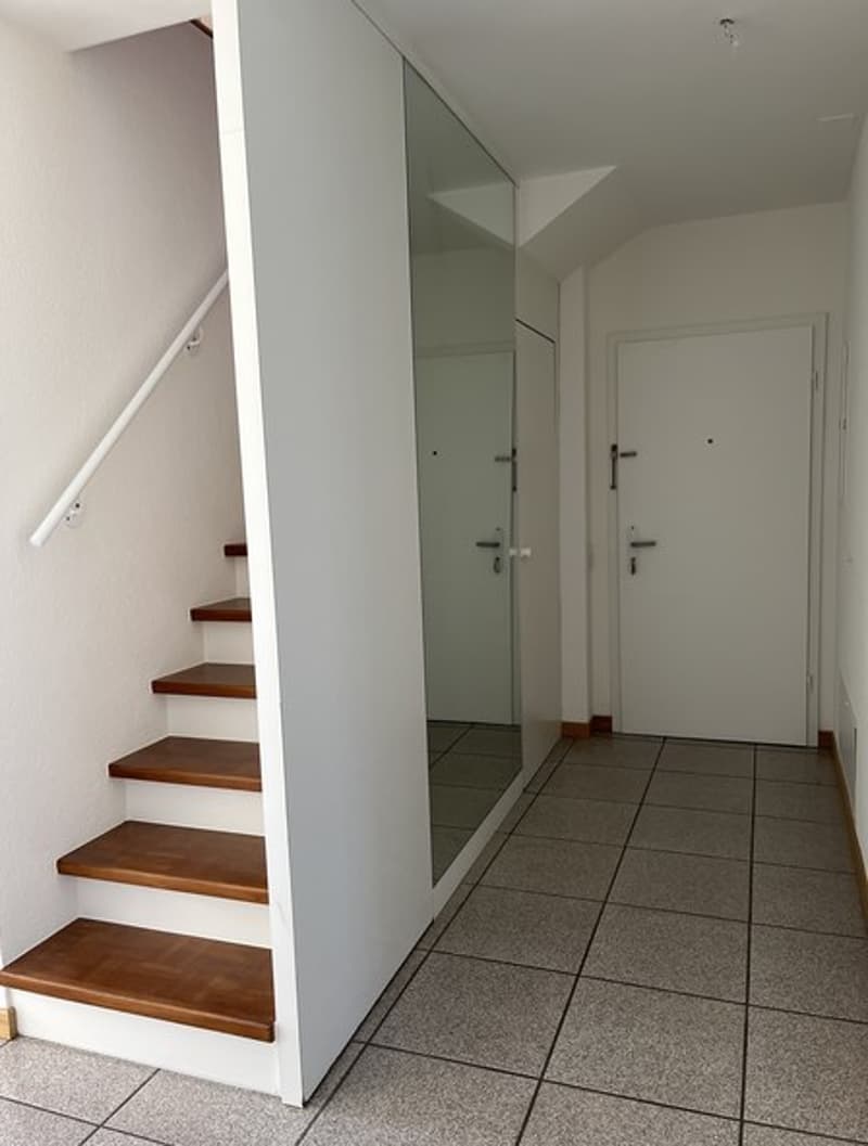 Affittiamo appartamento duplex 6.5 locali con grande balcone (2)