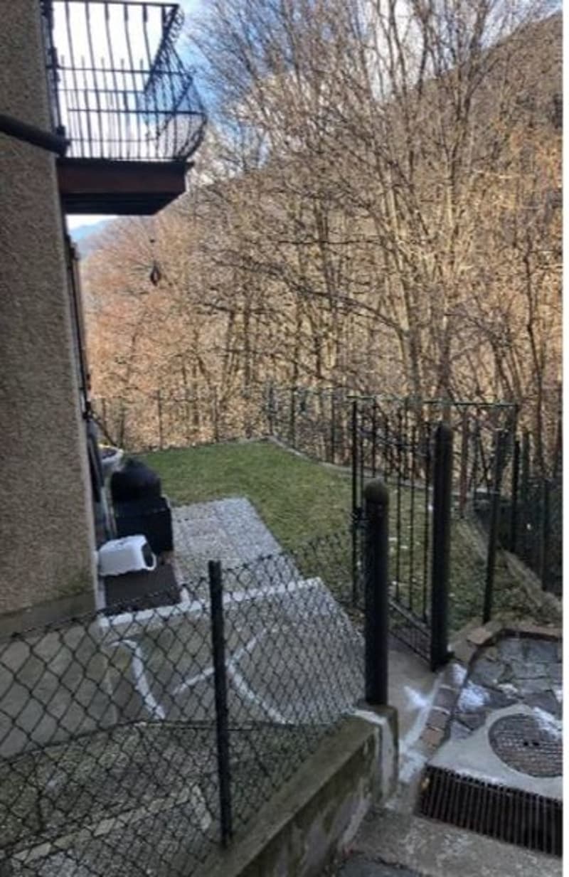 Vendiamo casa di nucleo con giardino (3)