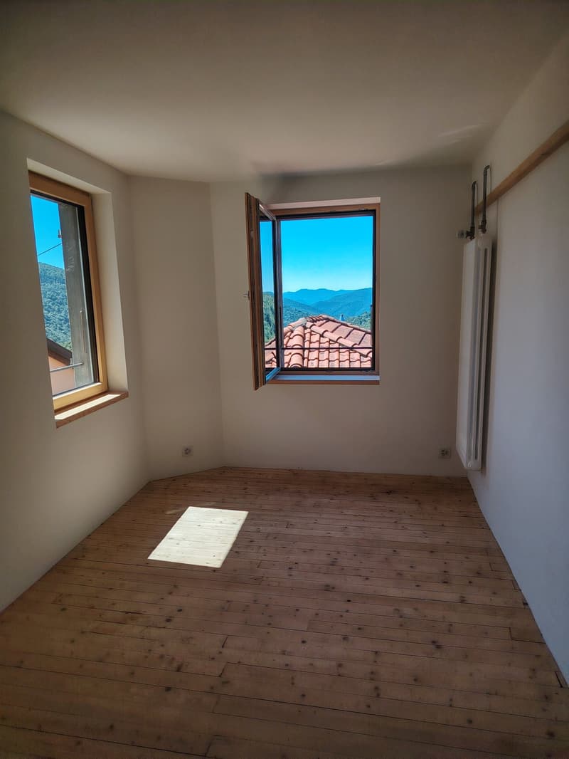 Casa ticinese nel nucleo di Mugena (1)