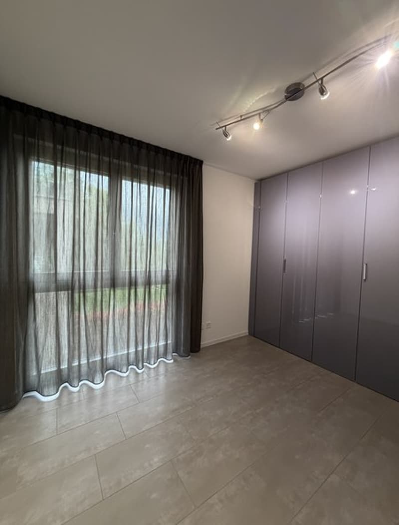 Elegante appartamento di 3.5 locali con vista lago (8)