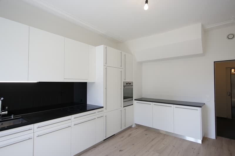Wunderschöne, hochwertig sanierte Wohnung an perfekter Lage direkt am Stauffacher (5)