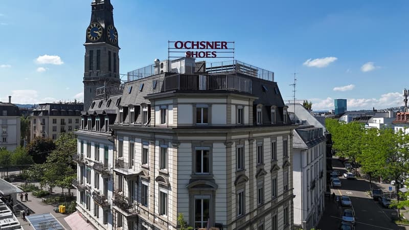 Wunderschöne, hochwertig sanierte Wohnung an perfekter Lage direkt am Stauffacher (2)