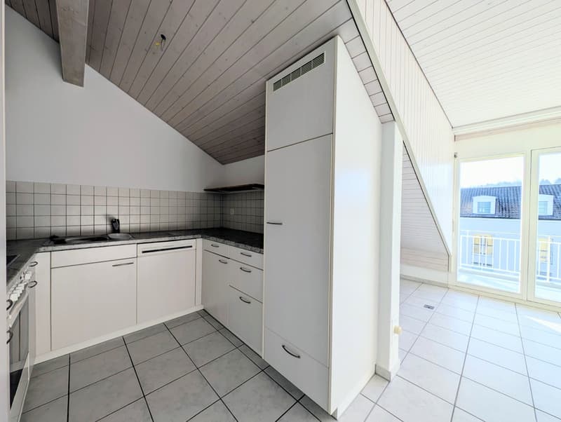 Attraktive 3.5 Zimmer Dachwohnung mit Weitblick. Ideales Anlageobjekt (7)