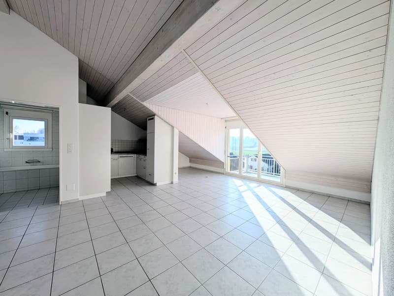 Attraktive 3.5 Zimmer Dachwohnung mit Weitblick. Ideales Anlageobjekt (4)