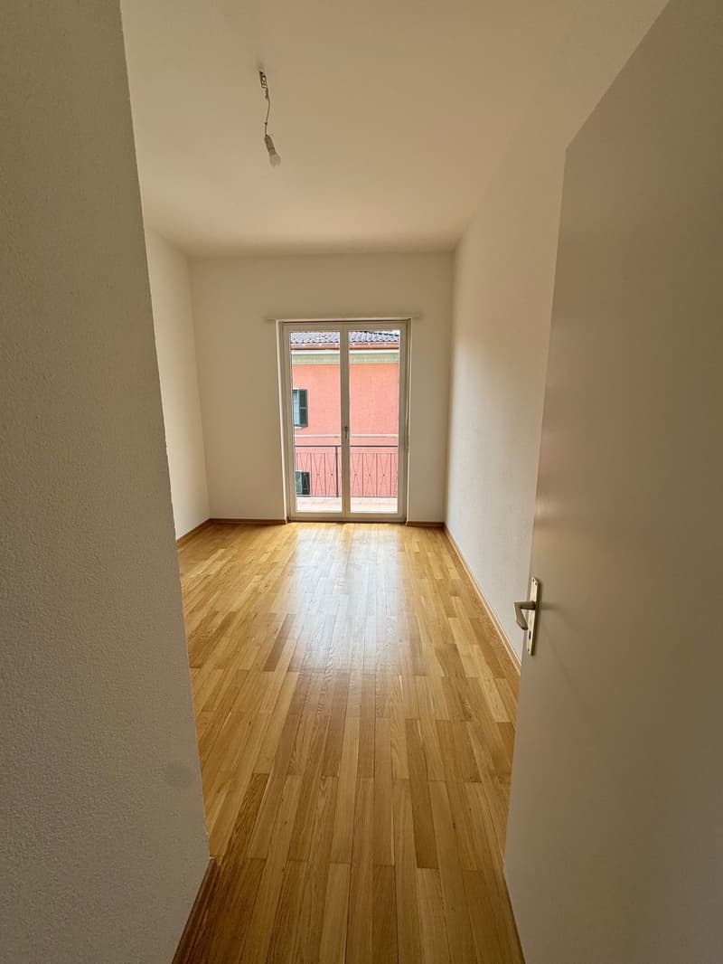 AFFITTASI 5.5 LOCALI RISTRUTTURATO A MASSAGNO (11)
