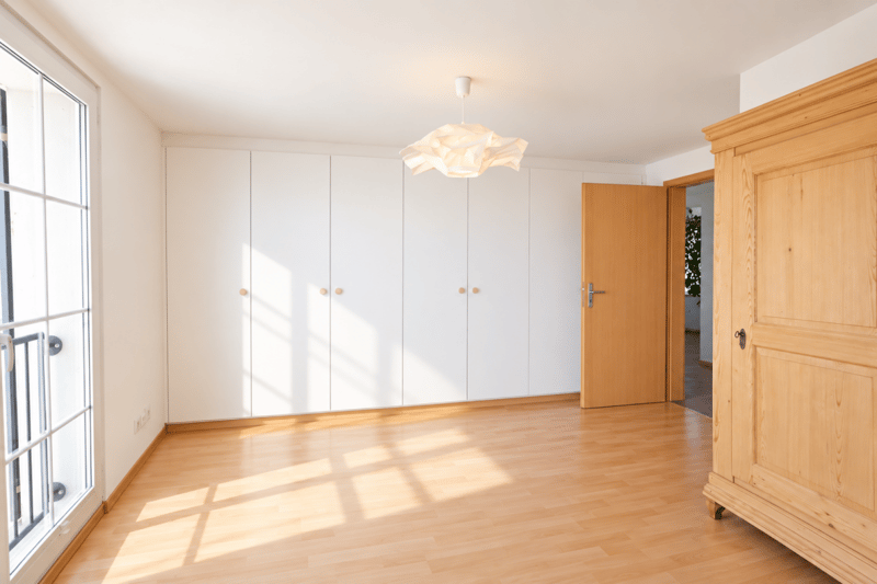 Stilvolles 5.5-Zimmer-EFH mit grosszügigem Fahrzeugabstellangebot (9)