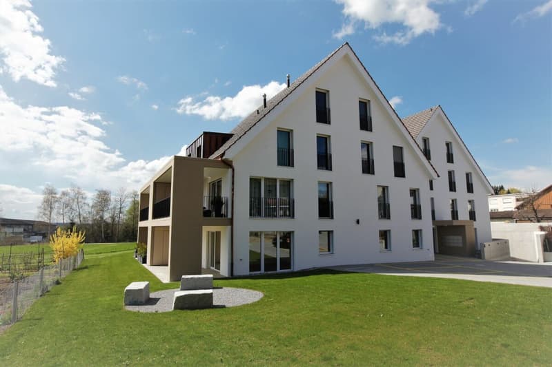 Charmante 3.5-Zimmerwohnung mit grossem Balkon und Blick ins Grüne. (11)