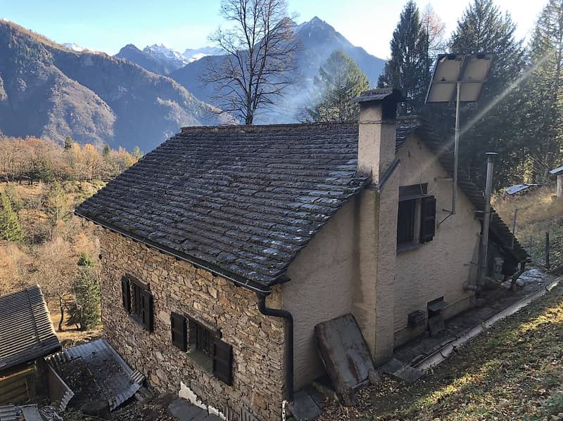 Monti di Ludiano: tipico rustico in mezzo alla natura (3)