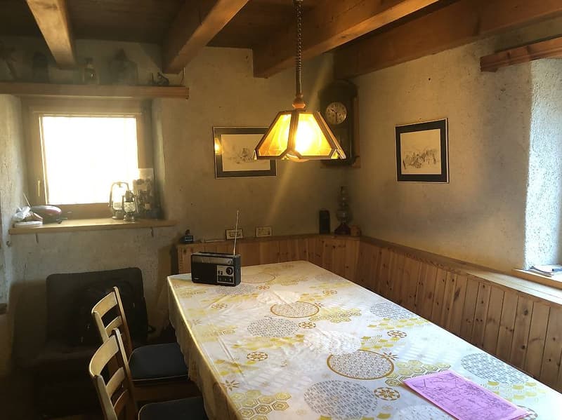 Monti di Ludiano: tipico rustico in mezzo alla natura (5)