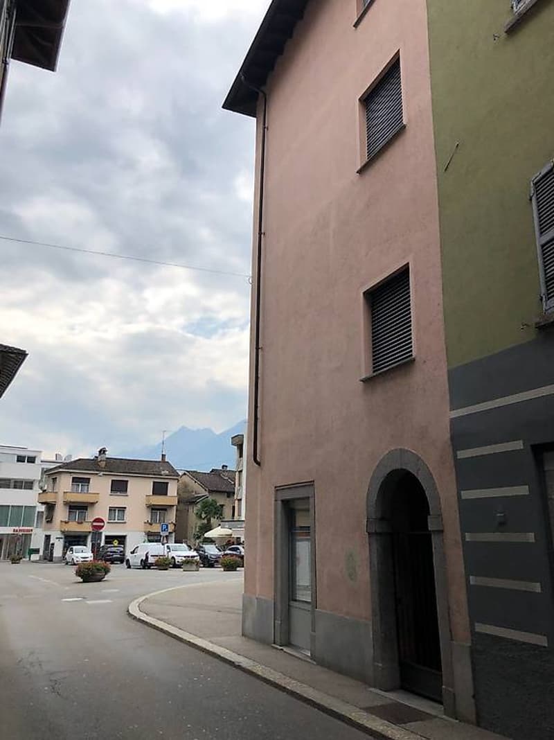 Biasca - Stabile a reddito in zona centralissima (2)