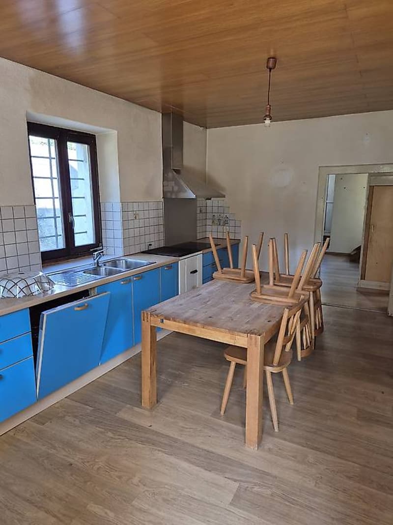 Acquarossa - Casa con 7 locali e grande terreno (10)