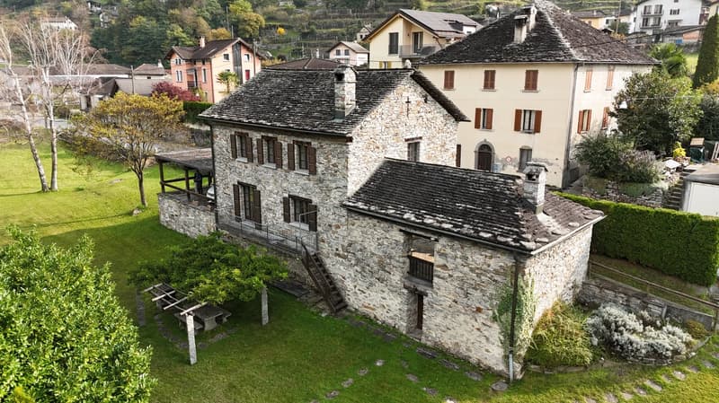 Malvaglia - Casa in sasso con grande terreno edificabile (3)