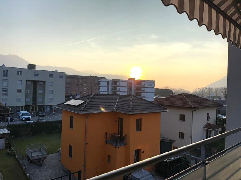 Appartamento 2.5 locali, ottima posizione (2)