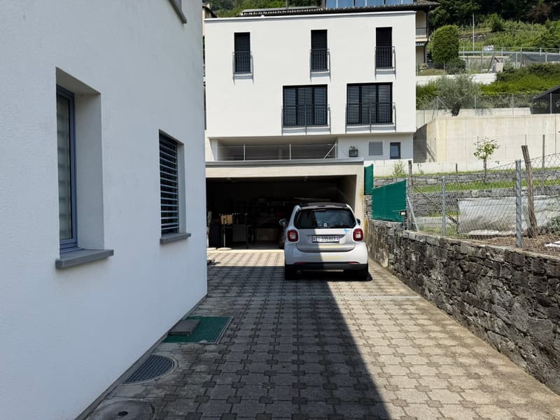 Villa bifamiliare dalle dimensioni generose (3)