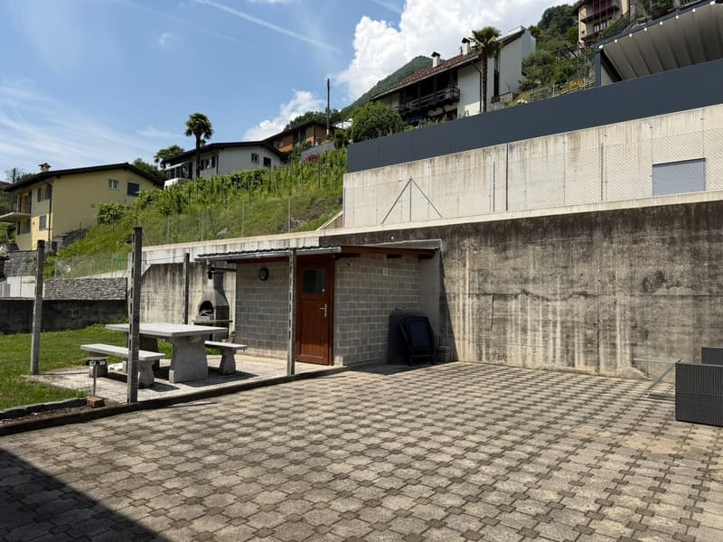 Villa bifamiliare dalle dimensioni generose (5)