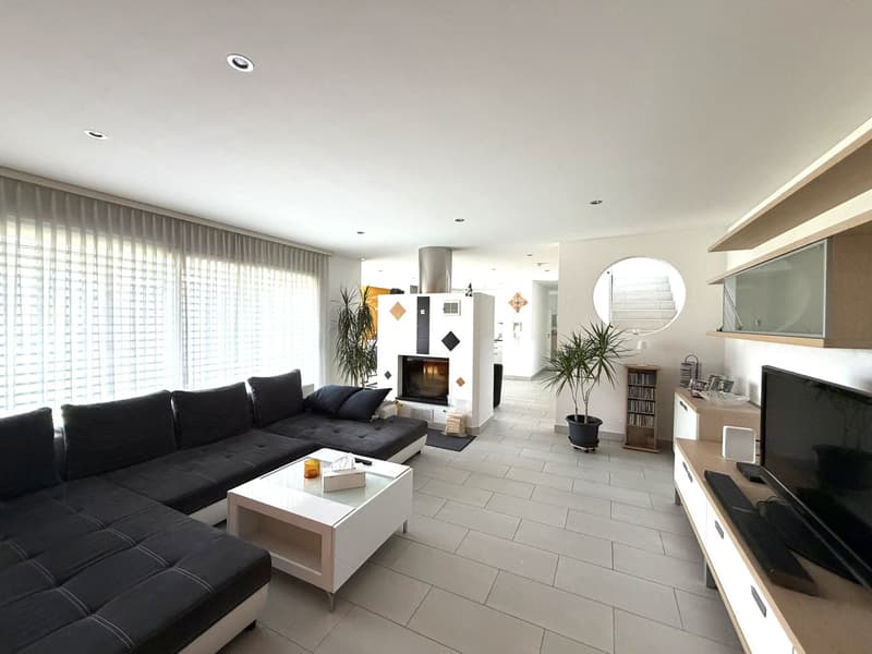 Villa bifamiliare dalle dimensioni generose (12)
