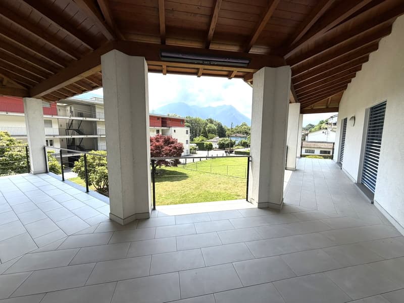 Villa bifamiliare dalle dimensioni generose (22)