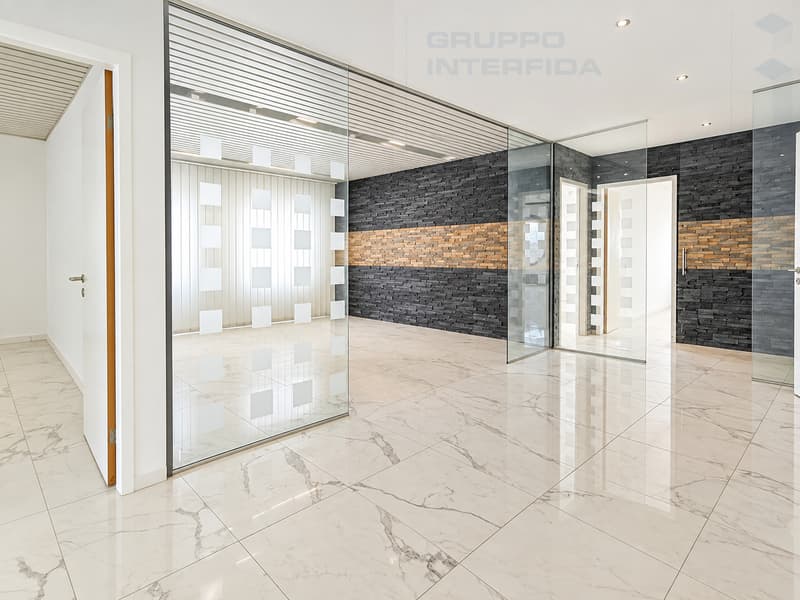 LUMINOSO SPAZIO AD USO UFFICIO (1)