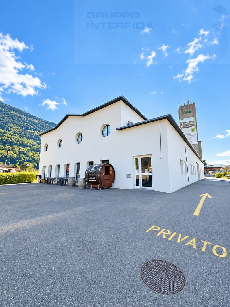 SPAZIO COMMERCIALE IDEALE PER PICCOLA ATTIVITÀ (3)
