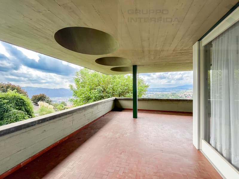 VILLA CONTEMPORANEA CON PISCINA (12)