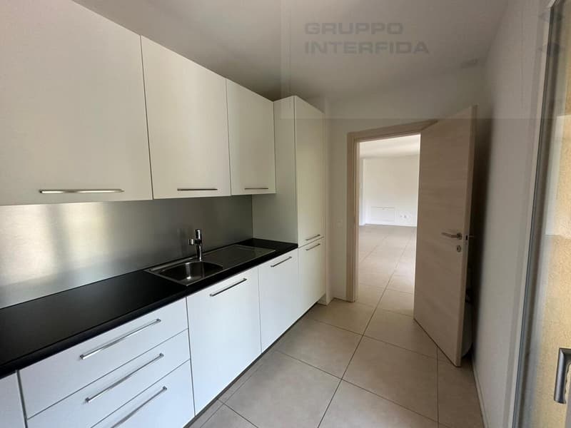 MODERNO 3.5 LOCALI ALL'ULTIMO PIANO CON DUE POSTI AUTO (4)