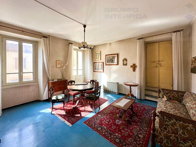 STORICA VILLA CON GIARDINO E GARAGE (9)