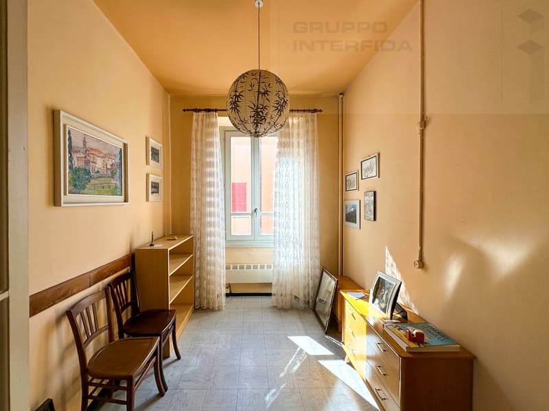 STORICA VILLA CON GIARDINO E GARAGE (10)